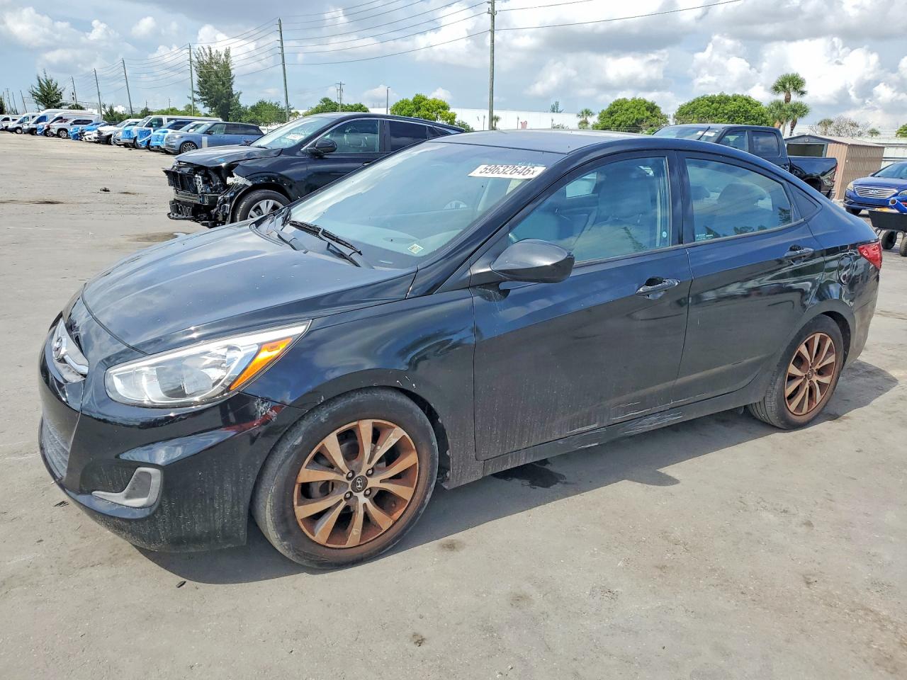 2017 Hyundai Accent SE, VIN KMHCT4AE0HU354929 — Фото с аукциона 1 of 4
