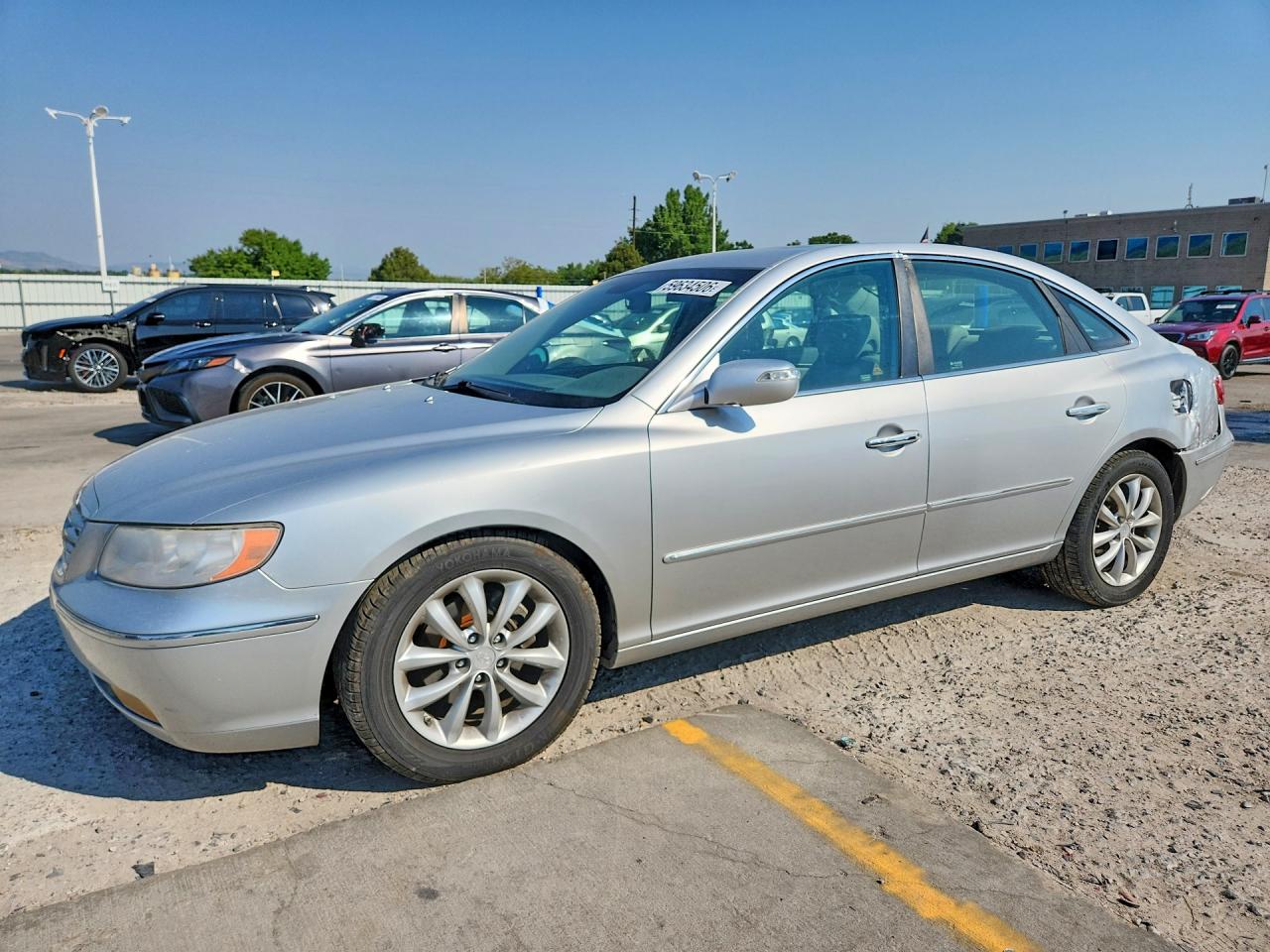 2008 Hyundai Azera Limited, VIN KMHFC46F48A291799 — Перед