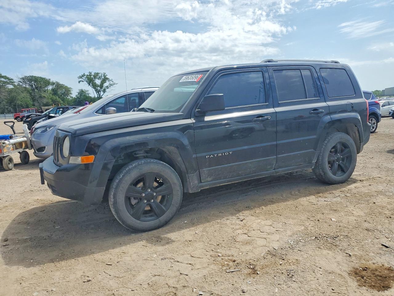 2012 Jeep Patriot Latitude, VIN 1C4NJRFBXCD692250 — Minor dents and scratches
