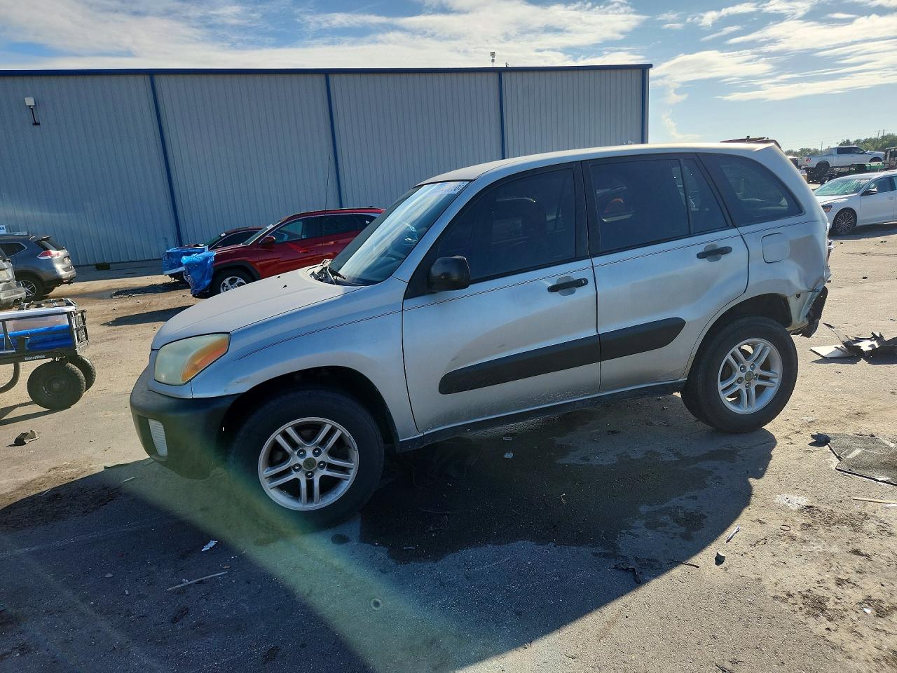 2001 Toyota RAV4, VIN JTEGH20V910025605 — Rear end