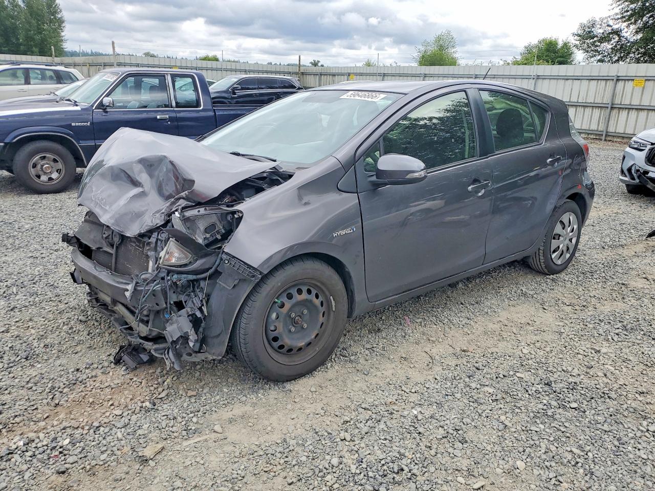2013 Toyota Prius Two, VIN JTDKDTB33D1532493 — Front end