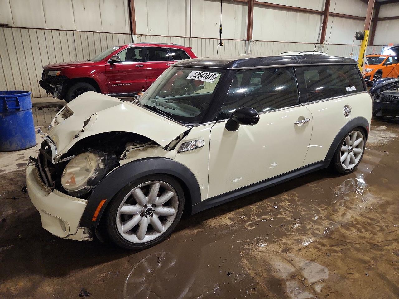 2009 MINI Clubman S, VIN WMWMM33599TP93578 — Перед