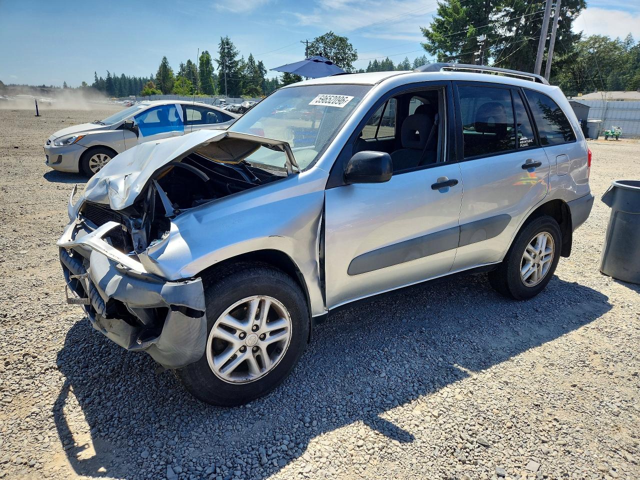 2001 Toyota RAV4, VIN JTEHH20V210125243 — Front end