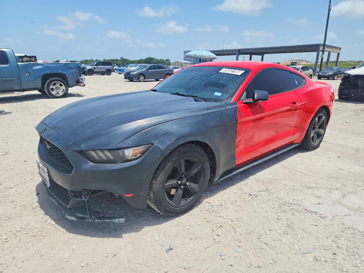 2015 Ford Mustang V6, VIN 1FA6P8AM1F5320662 — Front end