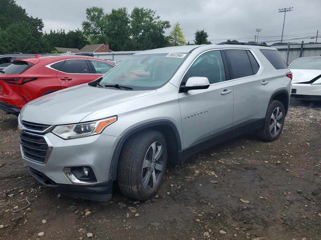 2019 Chevrolet Traverse LT, VIN 1GNEVHKW3KJ175838 — Front end