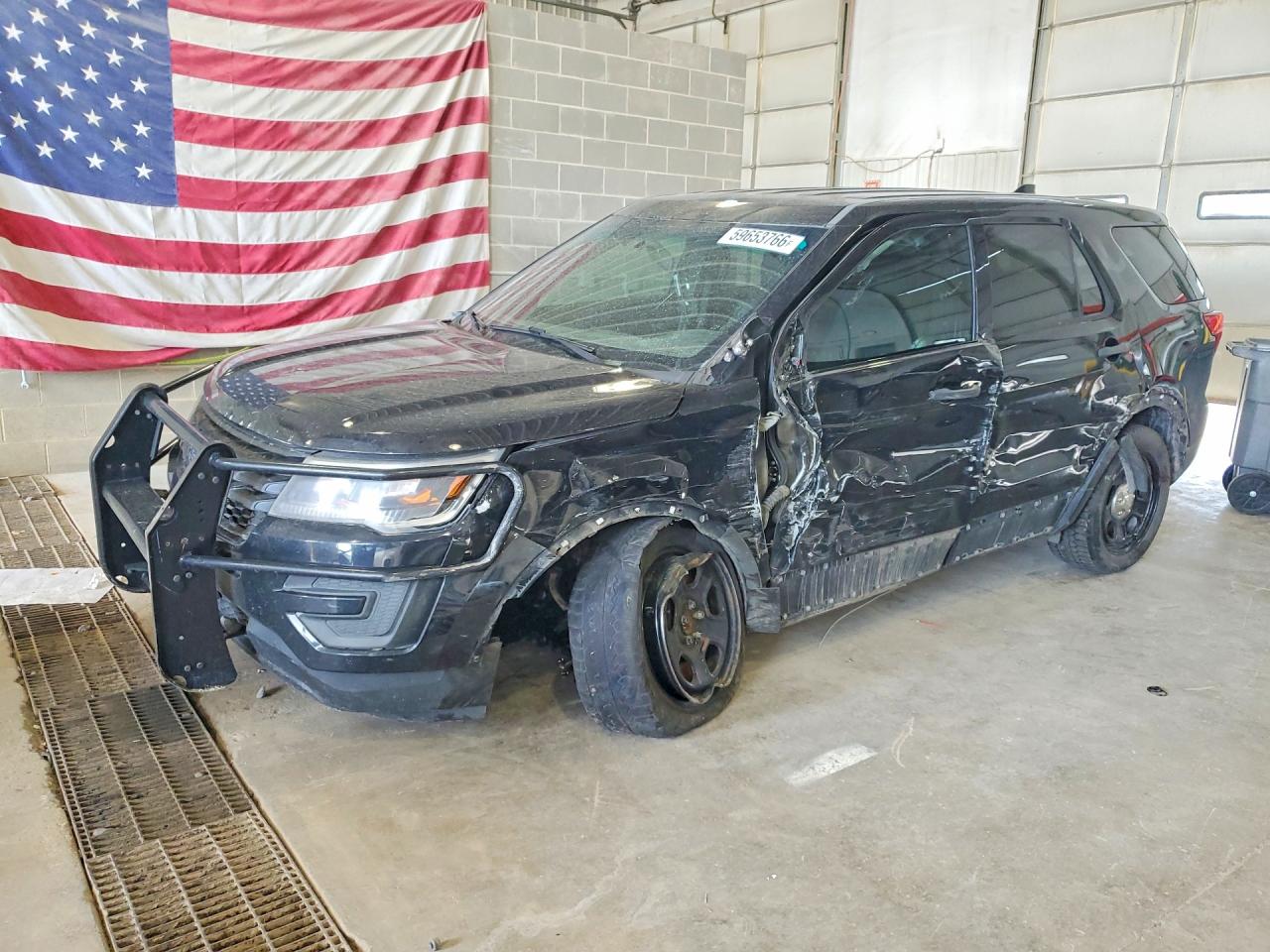 2017 Ford Police Interceptor Utility, VIN 1FM5K8AR6HGD22653 — Бок