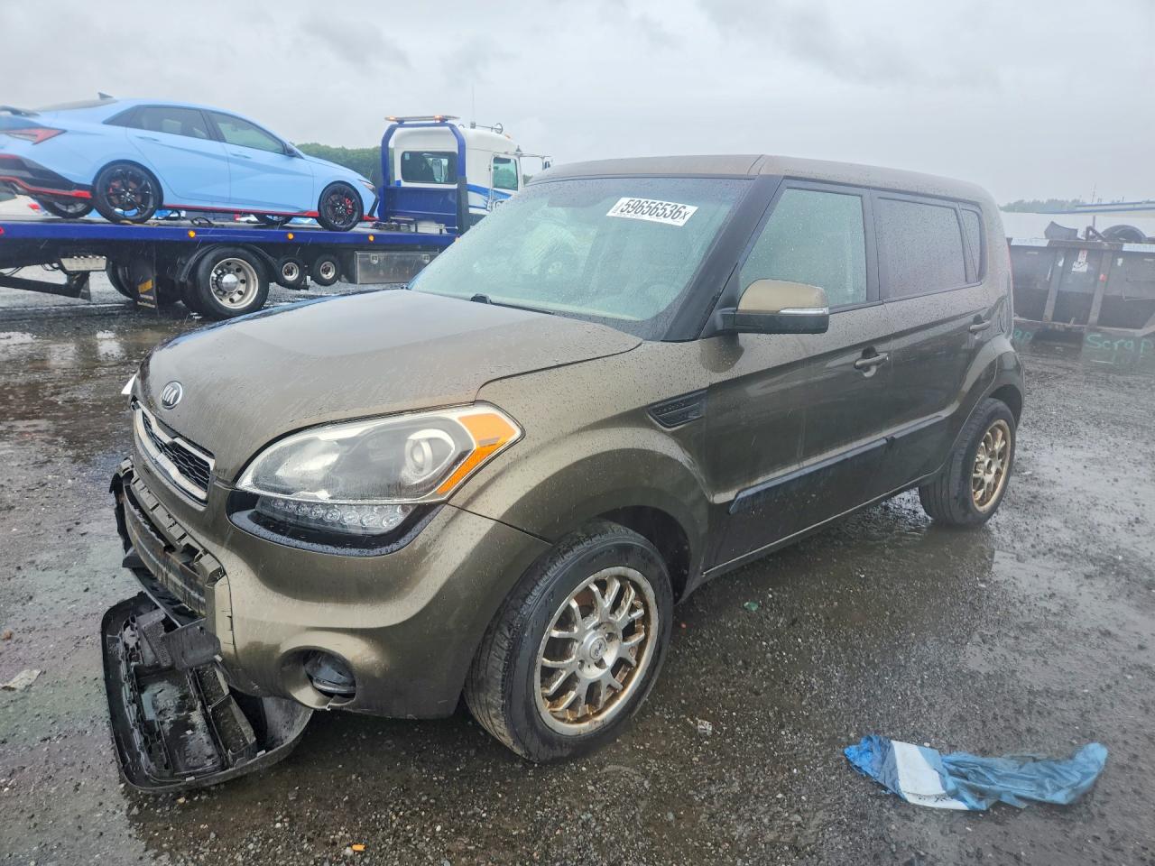 2013 Kia Soul +, VIN KNDJT2A61D7575375 — Front end