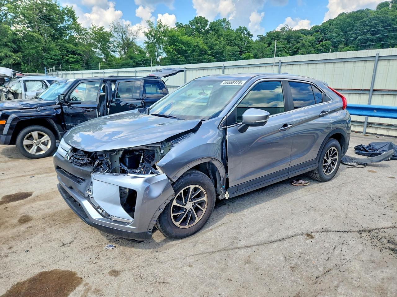 2020 Mitsubishi Eclipse Cross ES, VIN JA4AT3AA2LZ034780 — Side
