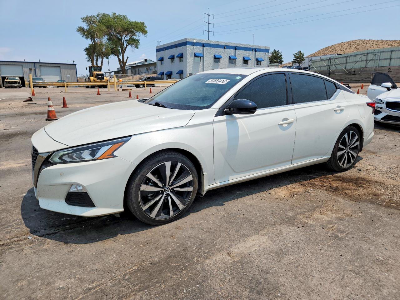 2021 Nissan Altima SR, VIN 1N4BL4CV4MN416873 — Side