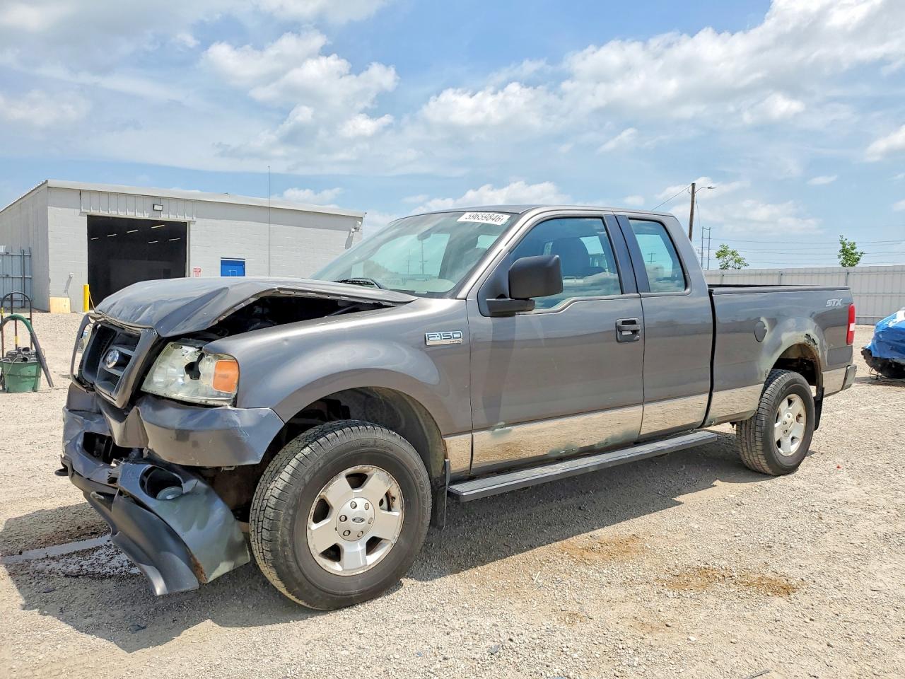 2006 Ford F-150 STX, VIN 1FTRX14W96FA24620 — Перед