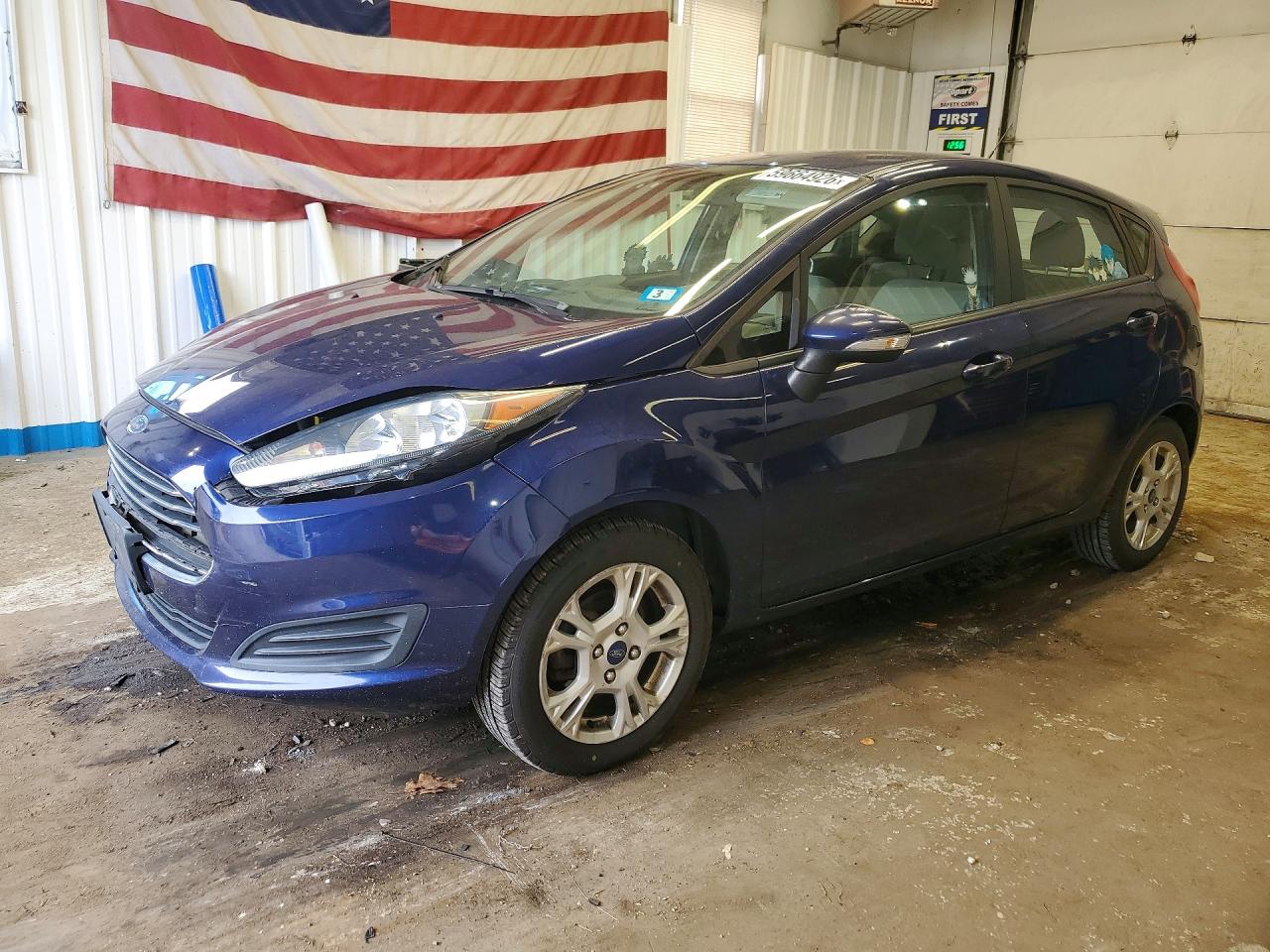 2016 Ford Fiesta SE, VIN 3FADP4EJ2GM204804 — Front end