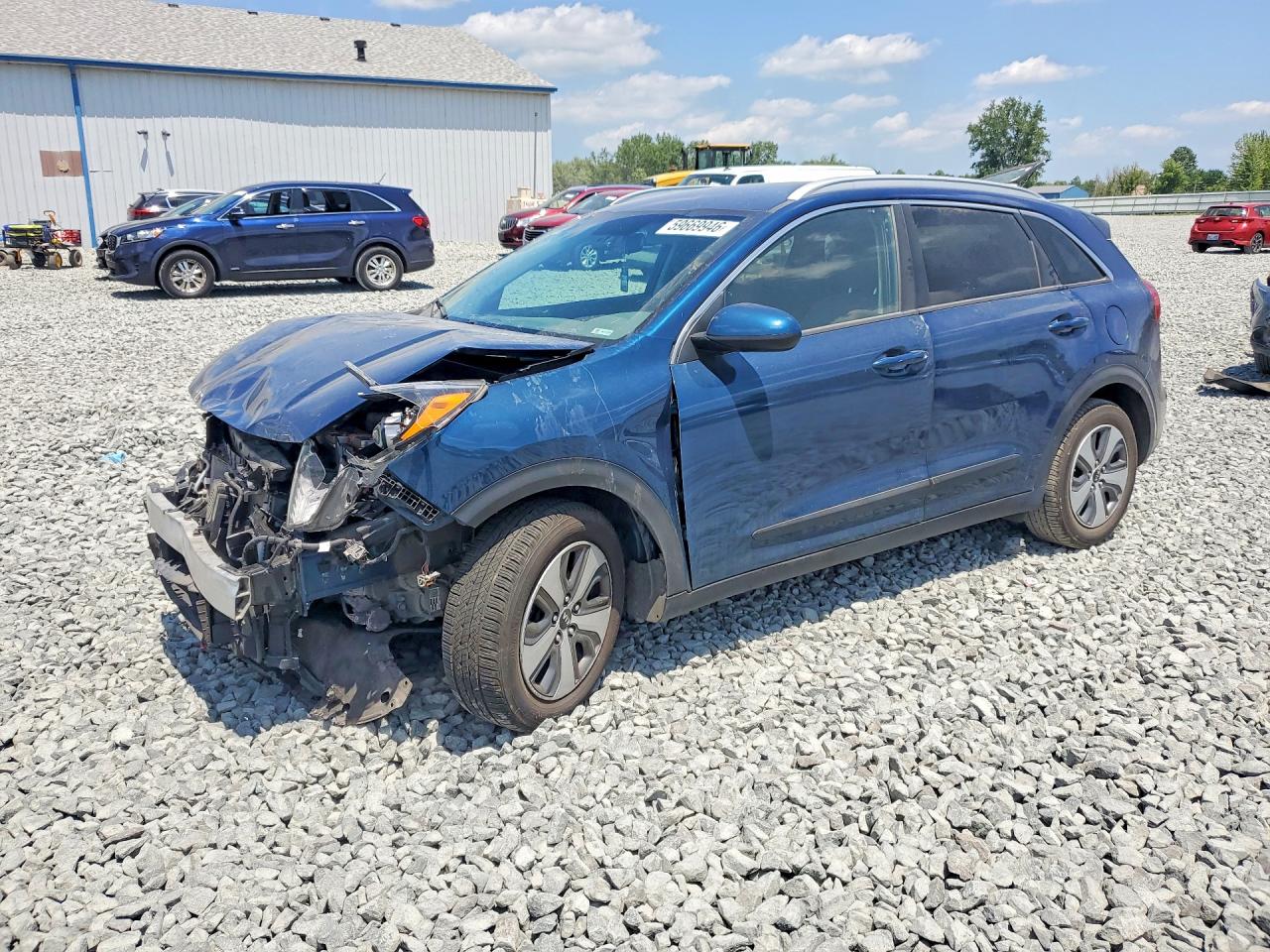 2020 Kia Niro LX, VIN KNDCB3LC6L5451617 — Front end