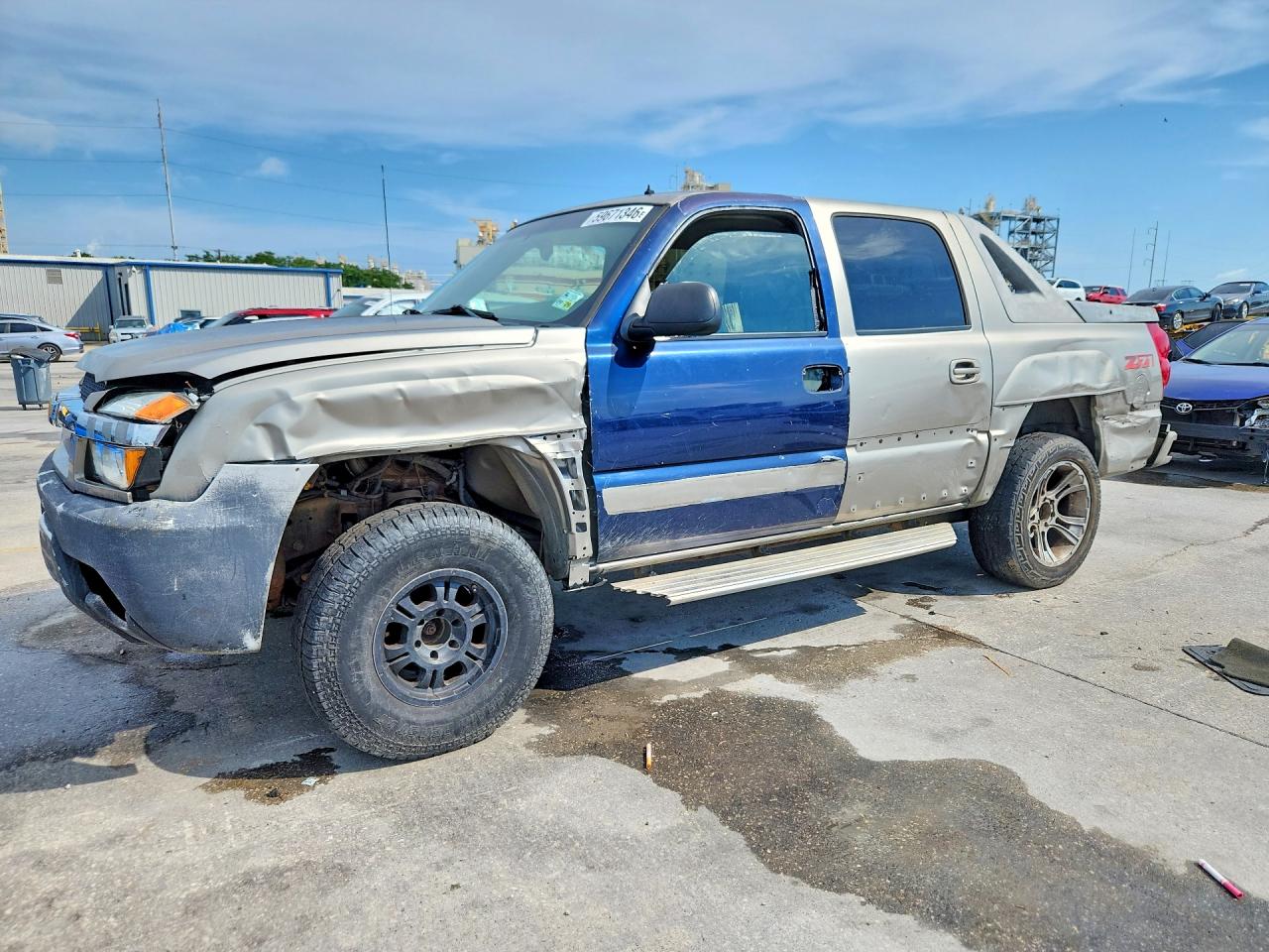 2002 Chevrolet Avalanche, VIN 3GNEK13T52G171943 — Перед