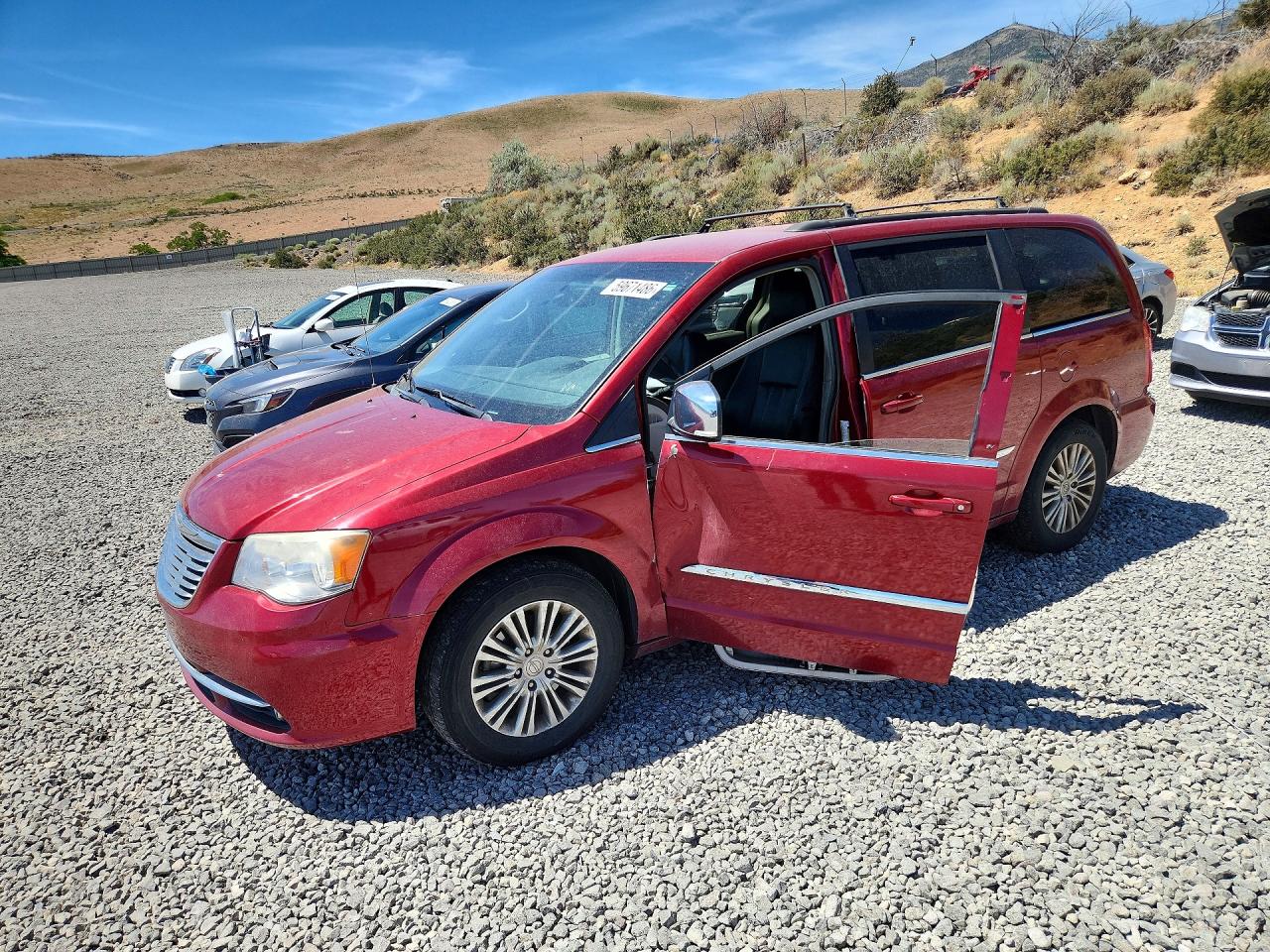 2015 Chrysler Town & Country Touring L, VIN 2C4RC1CG4FR588691 — Side
