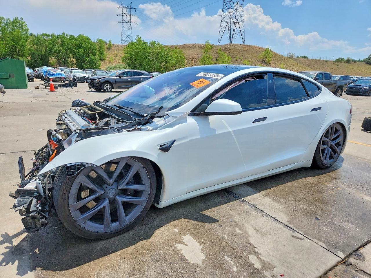 2022 Tesla Model S, VIN 5YJSA1E59NF468060 — Перед