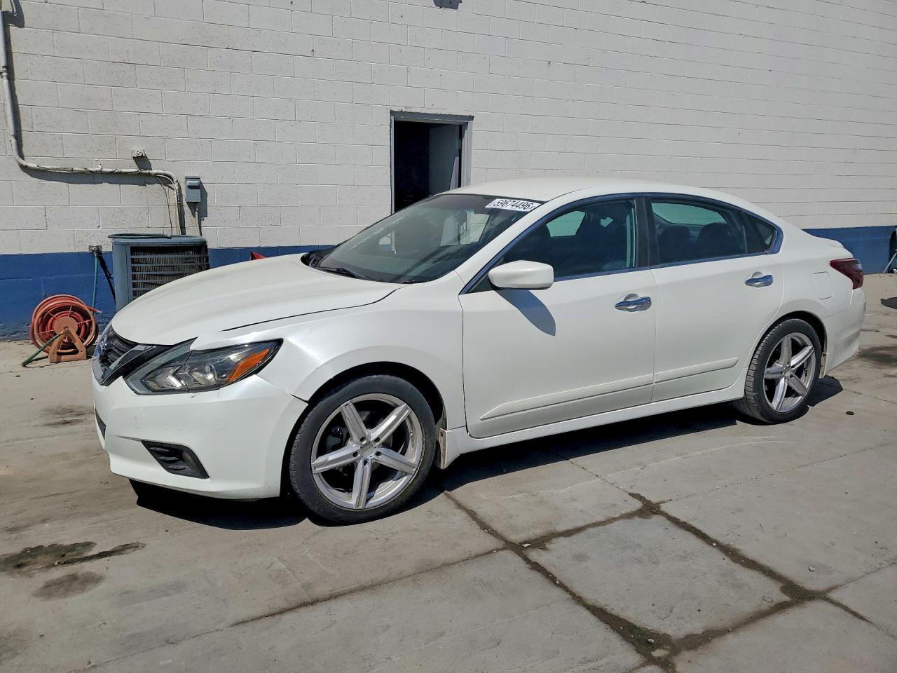 2017 Nissan Altima S, VIN 1N4AL3AP0HN347468 — Side