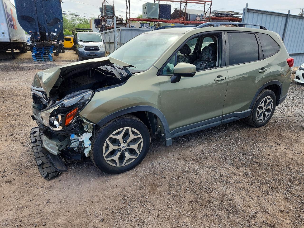 2019 Subaru Forester Premium, VIN JF2SKAGC5KH433702 — Перед