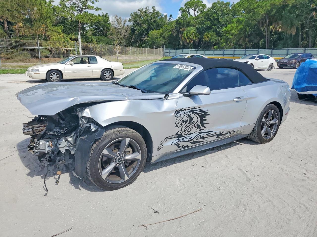 2015 Ford Mustang V6, VIN 1FATP8EM8F5372030 — Front end