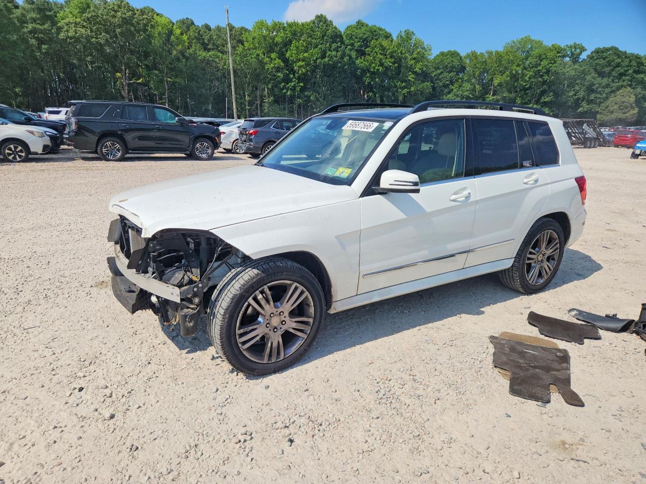 2014 Mercedes-Benz GLK 350, VIN WDCGG8JBXEG212860 — Front end