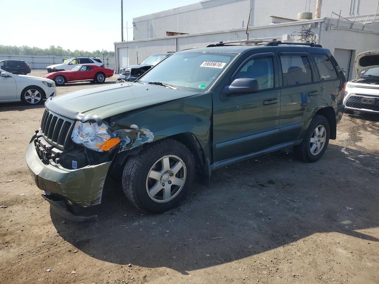 2008 Jeep Grand Cherokee Laredo, VIN 1J8GR48K08C214524 — Front end