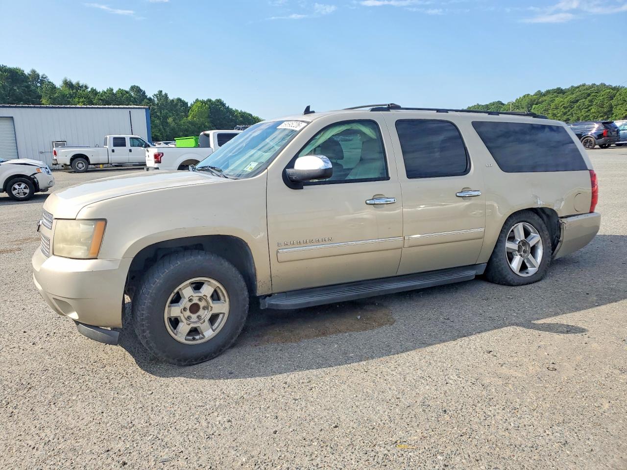 2009 Chevrolet Suburban LTZ, VIN 1GNFC36079R145997 — Rear end