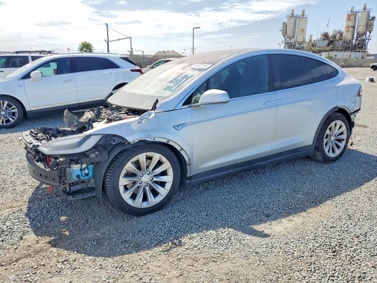 2016 Tesla Model X 70D, VIN 5YJXCAE24GF019426 — Front end