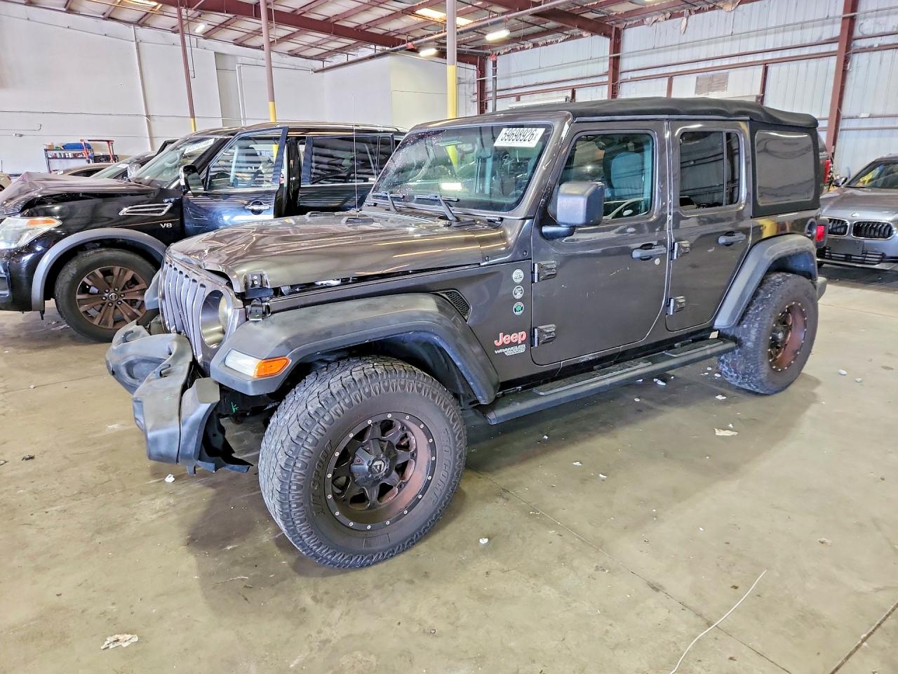 2018 Jeep Wrangler Unlimited Sport, VIN 1C4HJXDG6JW186688 — Front end