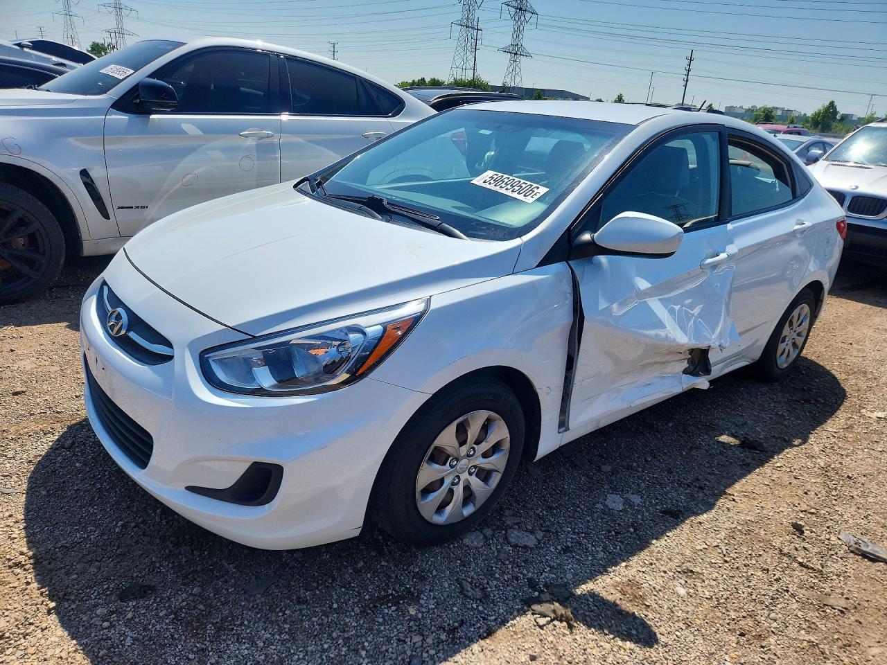 2017 Hyundai Accent Value Edition, VIN KMHCT4AE8HU251340 — Бок