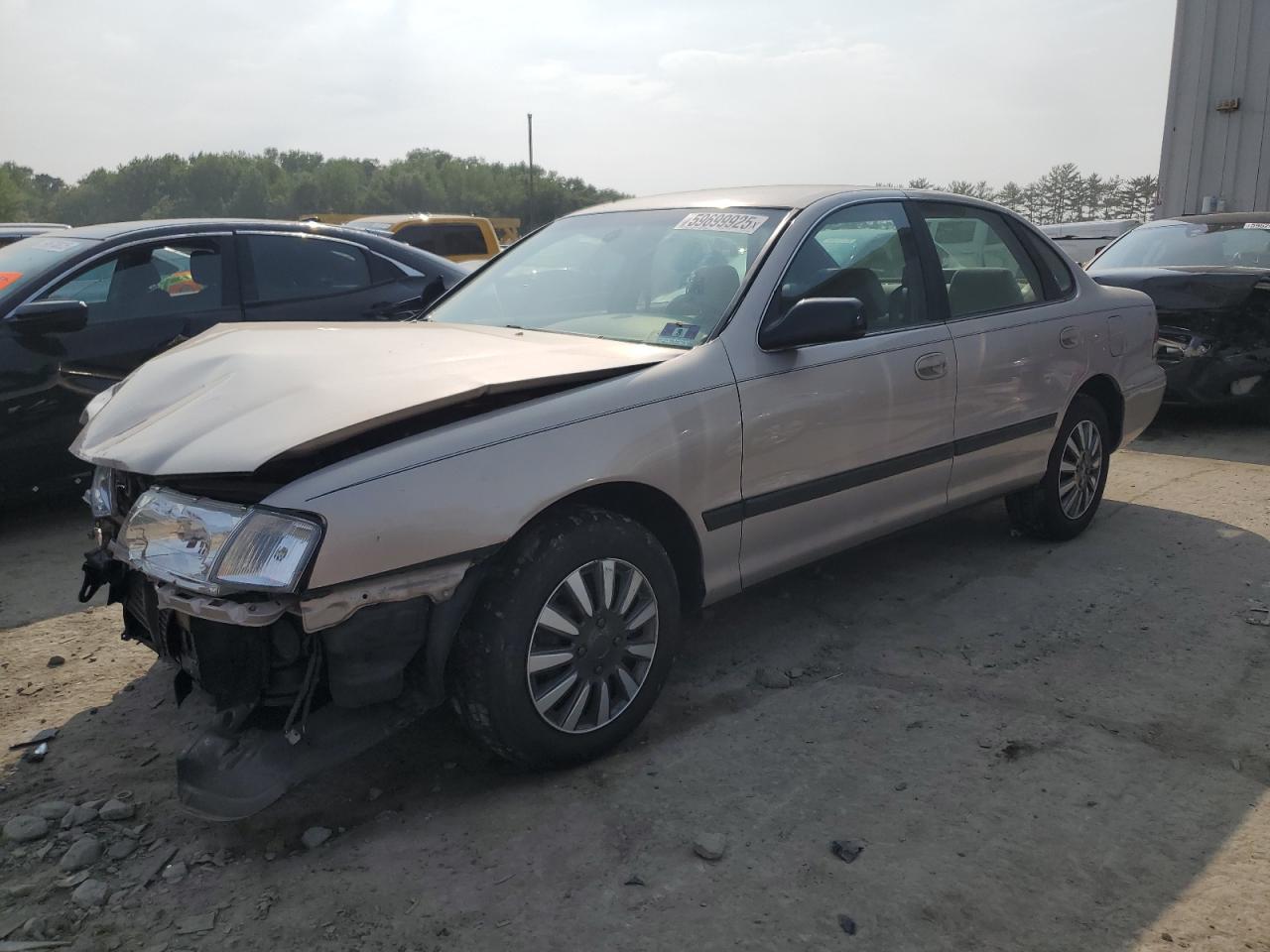 1997 Toyota Avalon XL, VIN 4T1BF12B9VU172230 — Front end