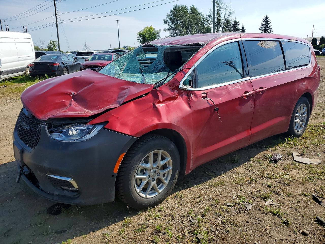 2024 Chrysler Pacifica Touring L, VIN 2C4RC1BG8RR165022 — Front end