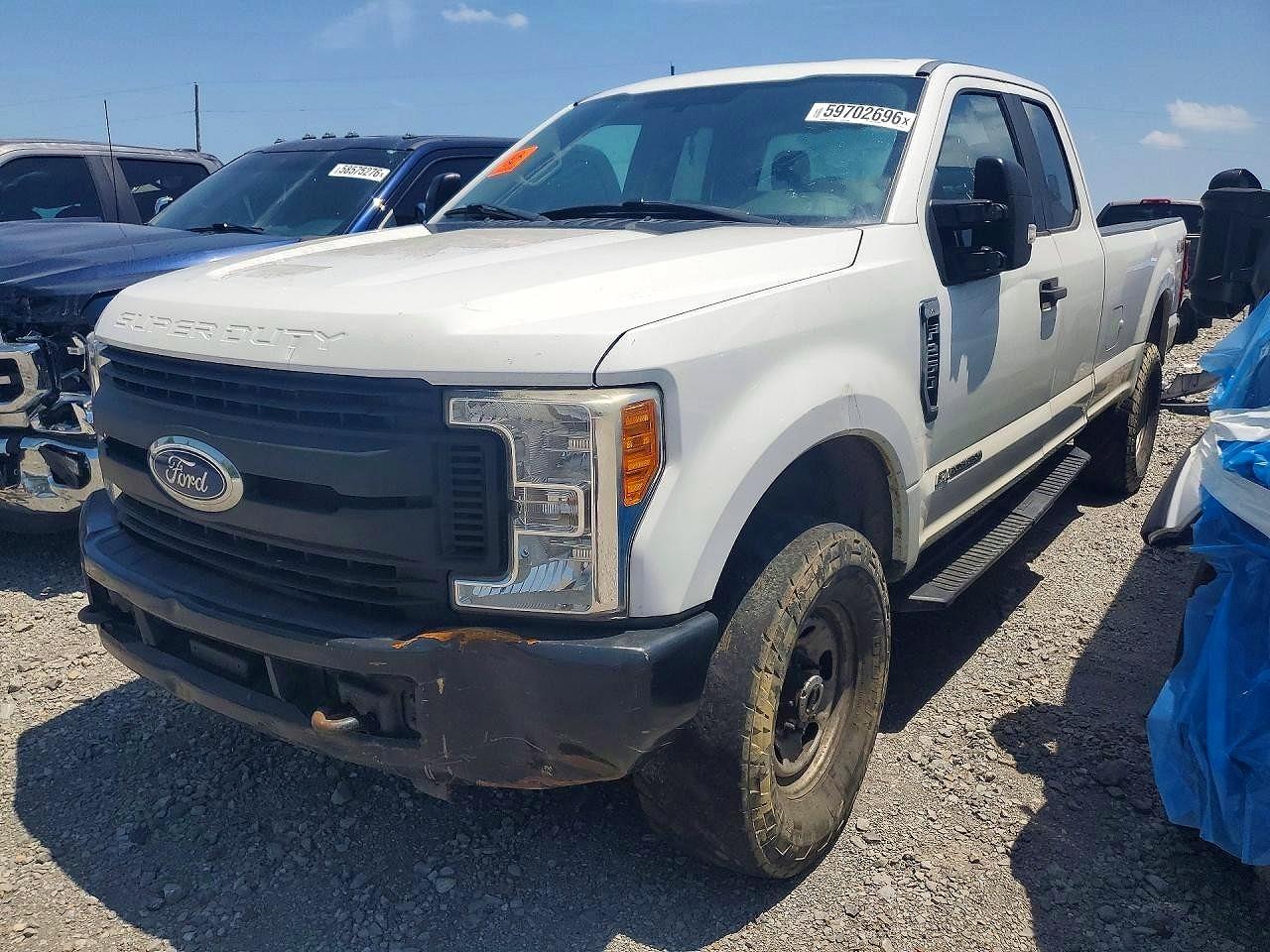 2017 Ford F-250 XL, VIN 1FT7X2BTXHEC85964 — Side