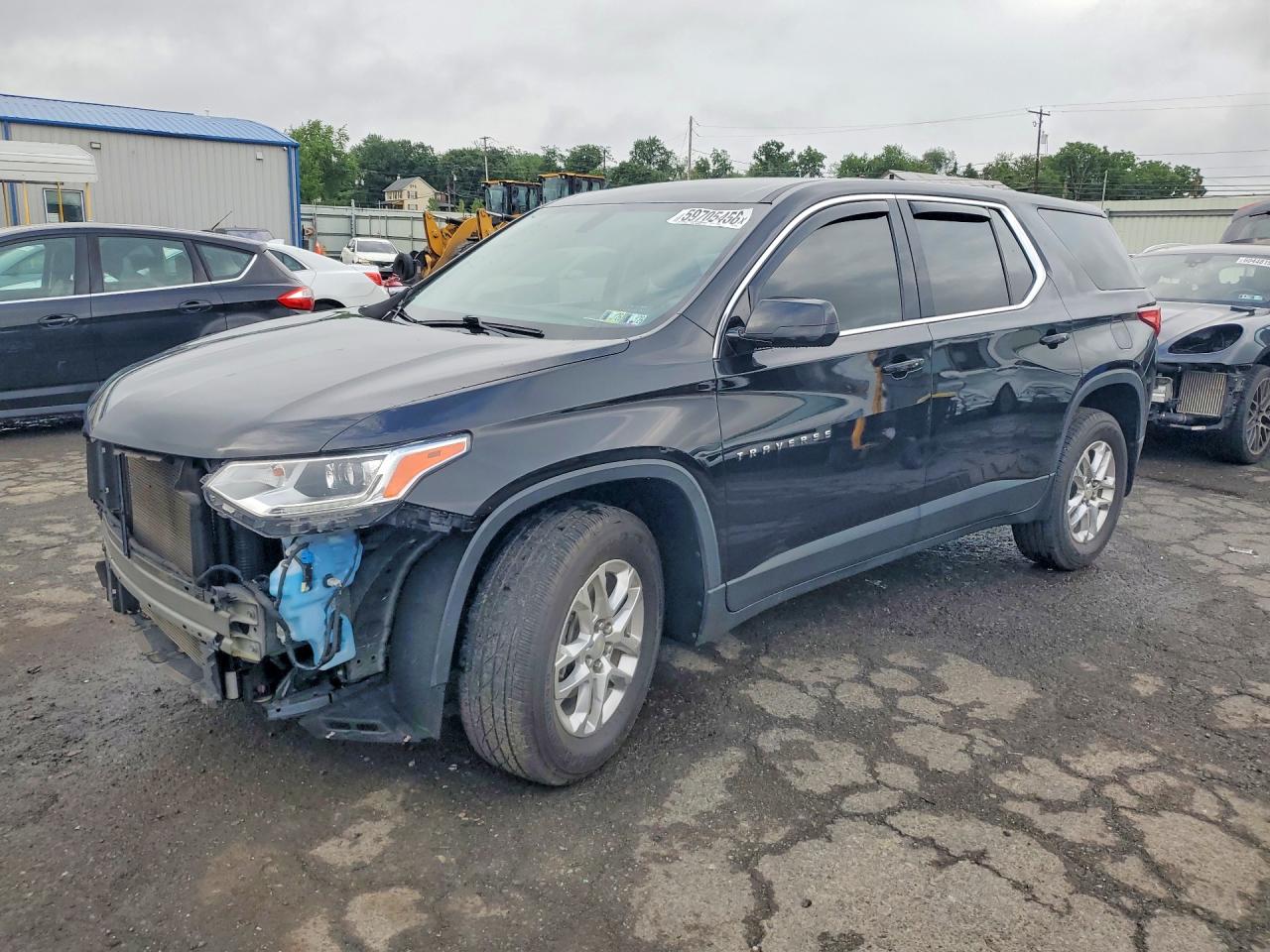 2020 Chevrolet Traverse LS, VIN 1GNEVFKW0LJ256480 — Front end