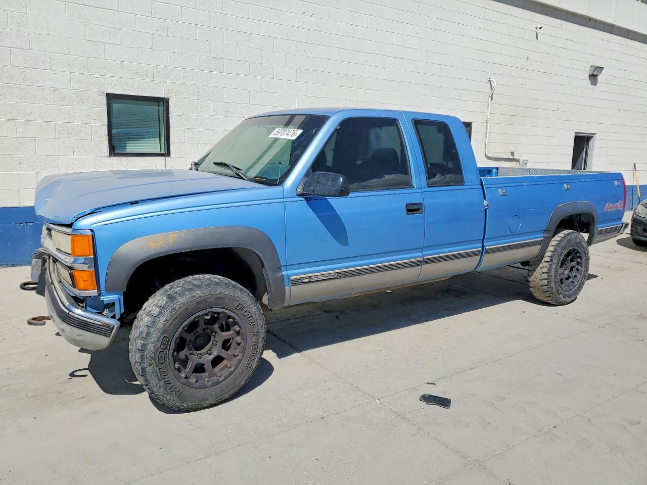 1996 Chevrolet Silverado 2500, VIN 1GCGK29R2TE153783 — Перед
