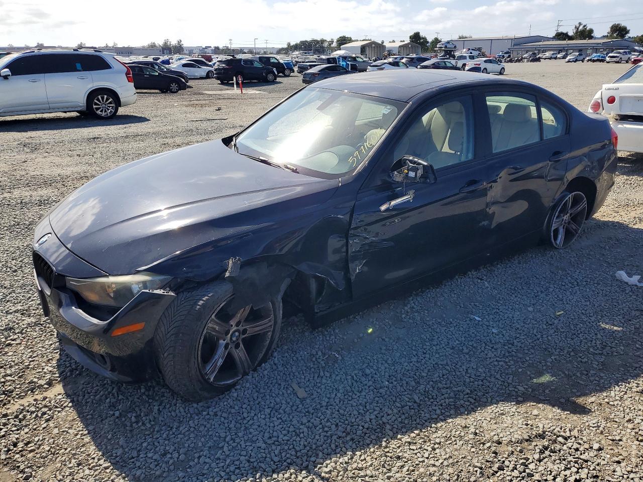 2014 BMW 3 Series 328i, VIN WBA3C1C5XEK109589 — Front end