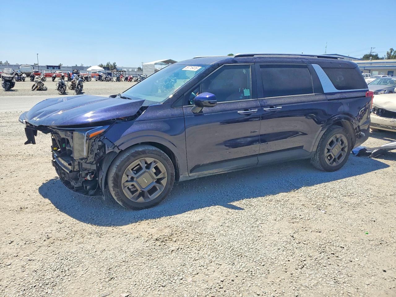 2025 Kia Carnival EX, VIN KNDNC5KA2S6037485 — Перед