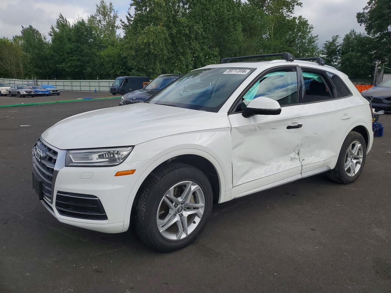 2018 Audi Q5 Premium, VIN WA1ANAFY4J2202123 — Side