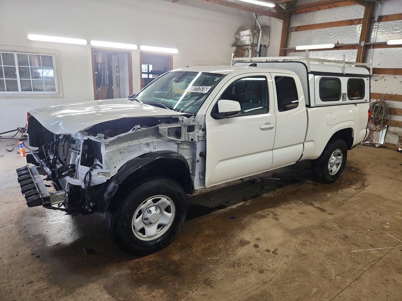 2021 Toyota Tacoma SR, VIN 3TYRX5GN0MT008043 — Front end