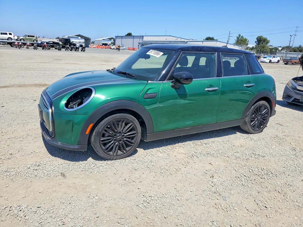 2022 MINI Hardtop 4 Door Oxford Edition, VIN WMW33DK08N2R94303 — Side