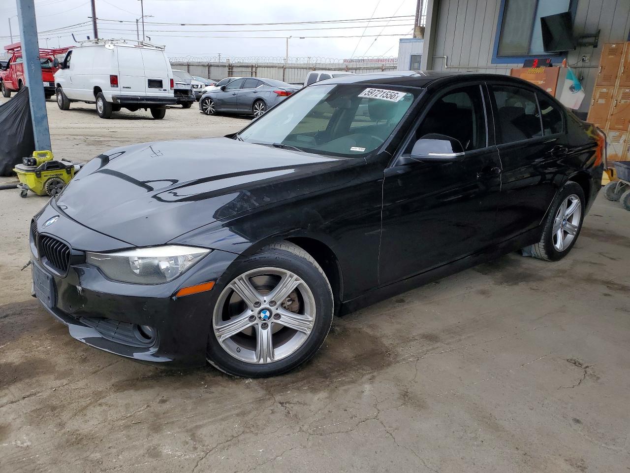 2014 BMW 3 Series 320i, VIN WBA3B1C52EP680760 — Front end