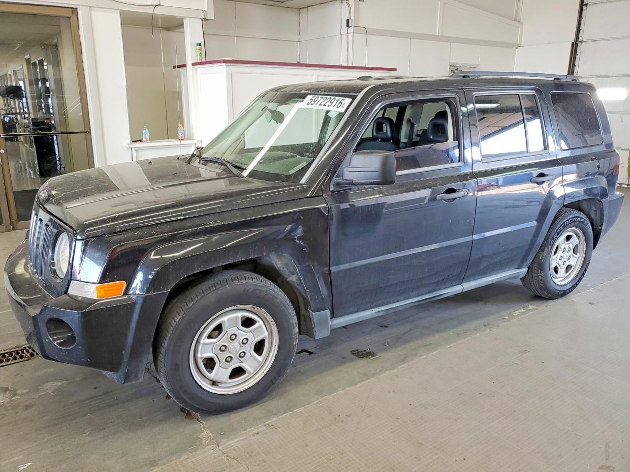 2008 Jeep Patriot Sport, VIN 1J8FT28W88D772247 — Перед
