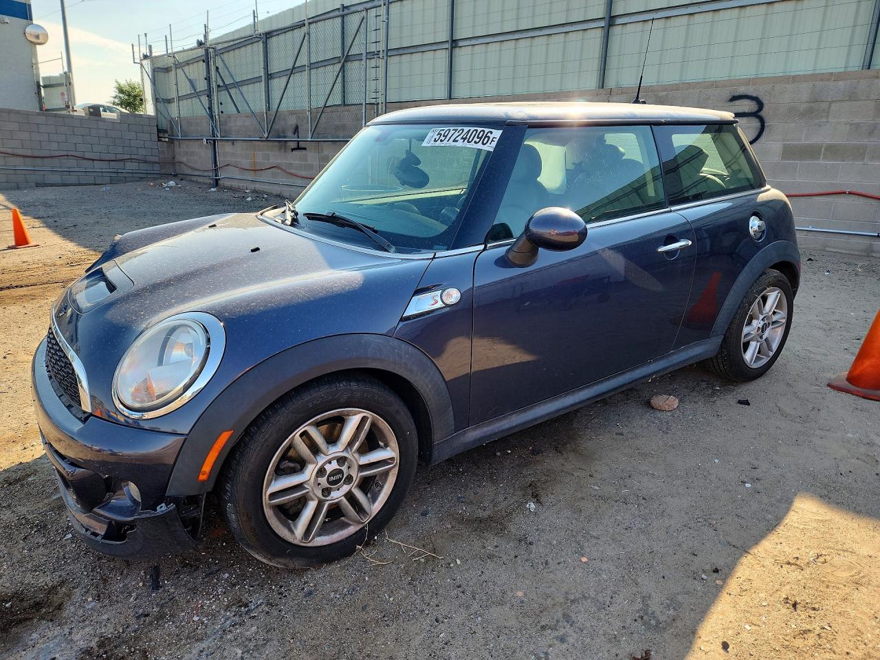2013 MINI Hardtop S, VIN WMWSV3C54DT396745 — Front end
