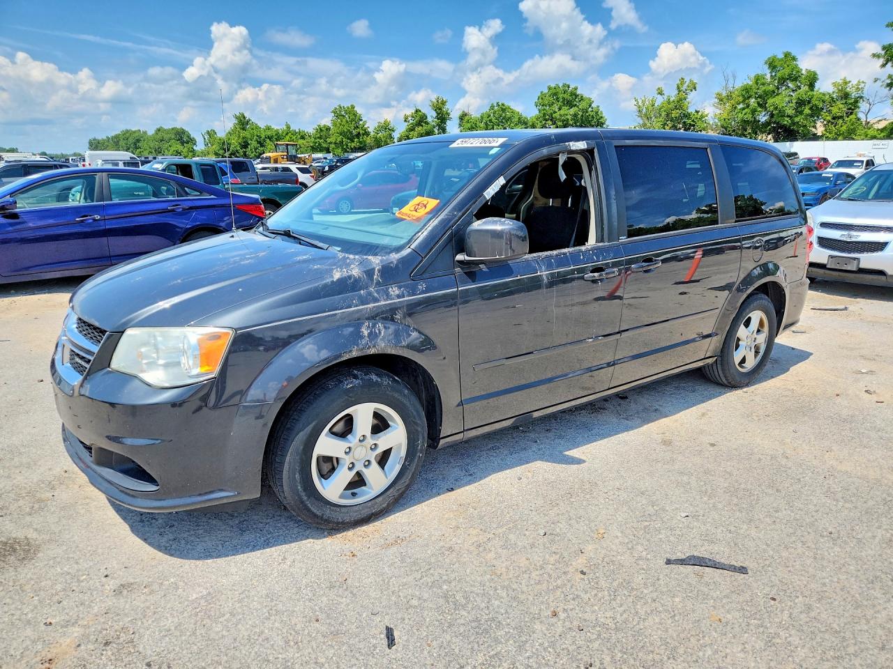 2011 Dodge Grand Caravan Mainstreet, VIN 2D4RN3DG5BR741872 — Normal wear