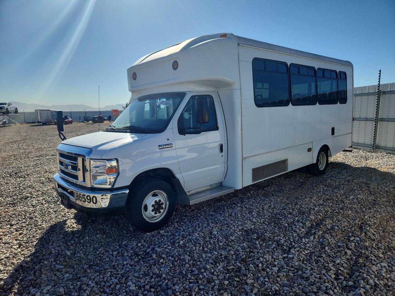 2017 Ford Econoline, VIN 1FDFE4FS7HDC06590 — Minor dents and scratches