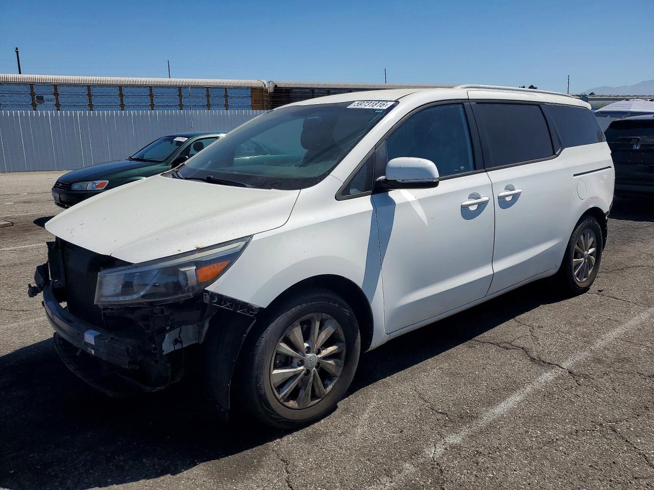 2016 Kia Sedona LX, VIN KNDMB5C18G6090129 — Front end