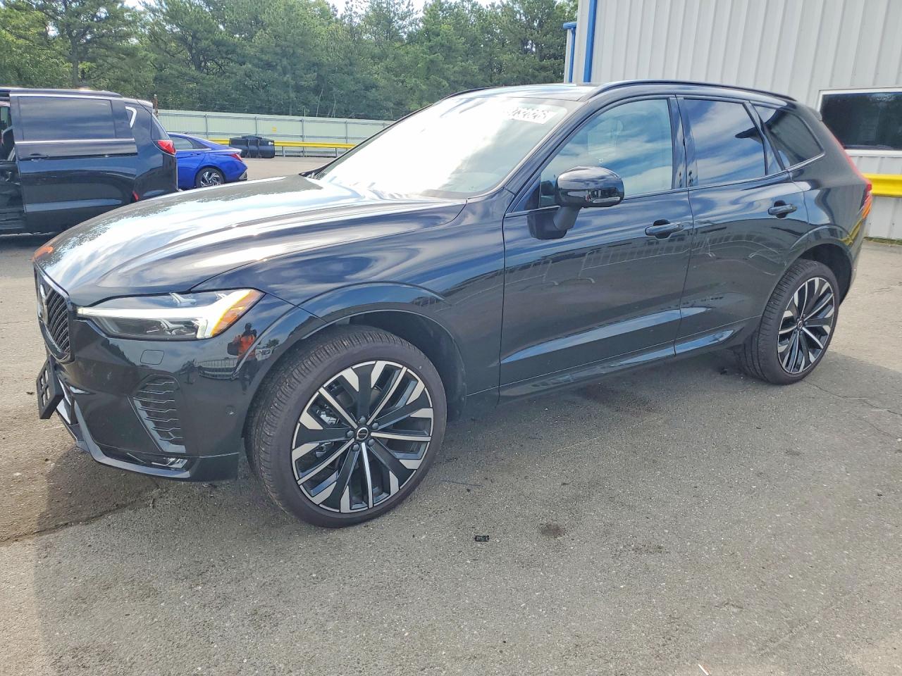 2026 Volvo XC60 Ultra, VIN YV4M12RM8T1464956 — Front end
