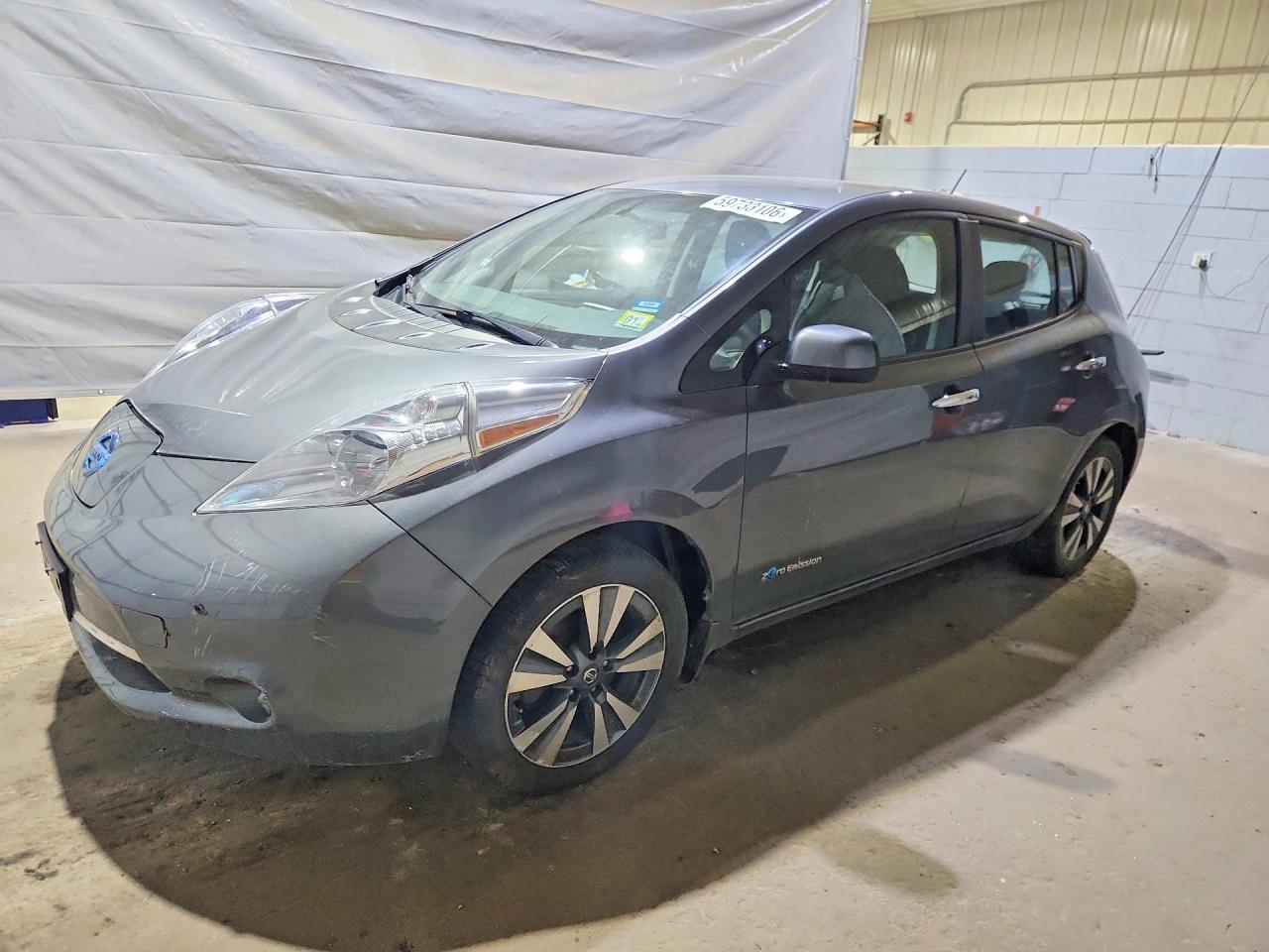 2017 Nissan LEAF S, VIN 1N4BZ0CPXHC308042 — Front end