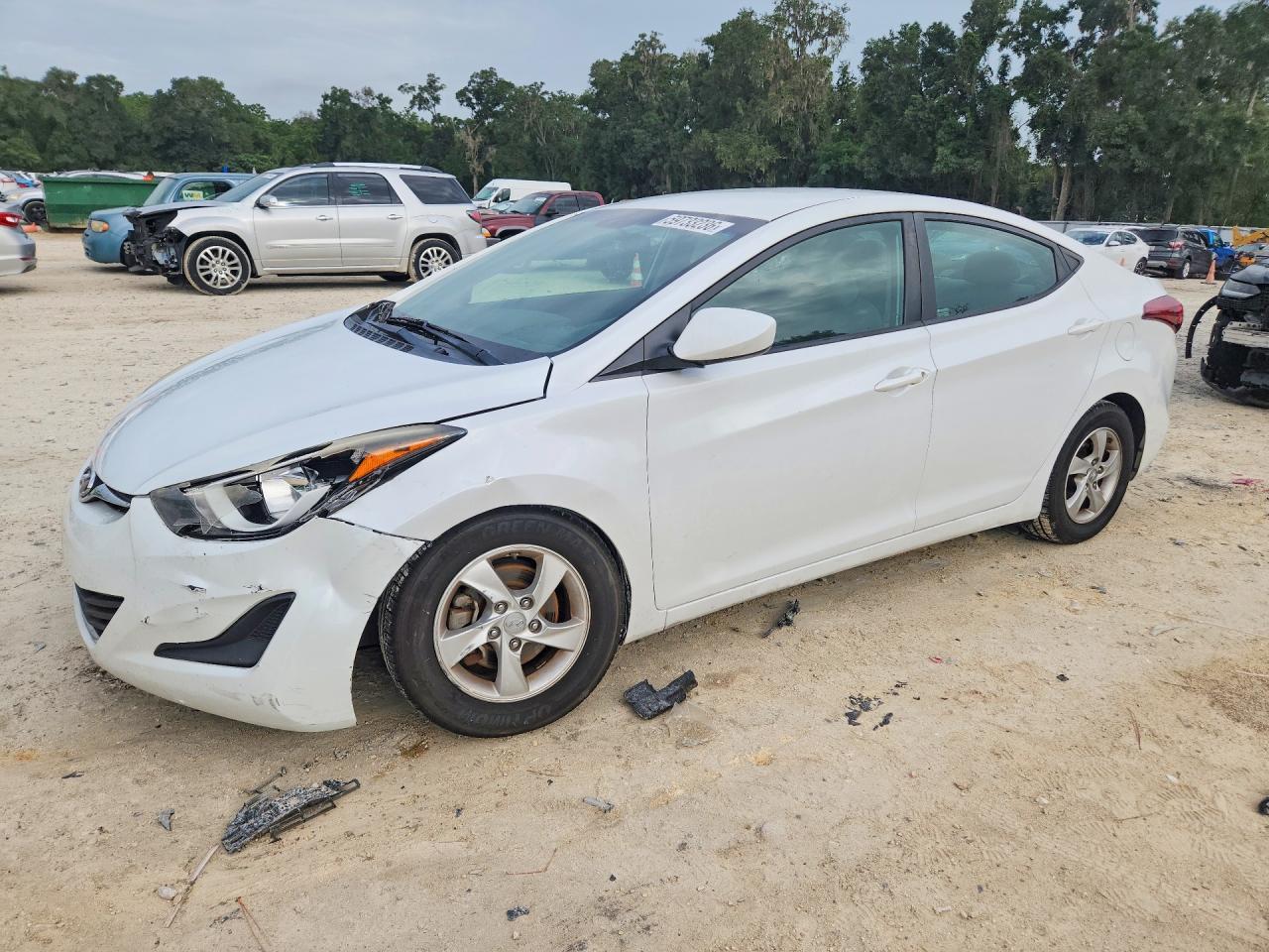 2015 Hyundai Elantra Limited, VIN 5NPDH4AE6FH633111 — Front end