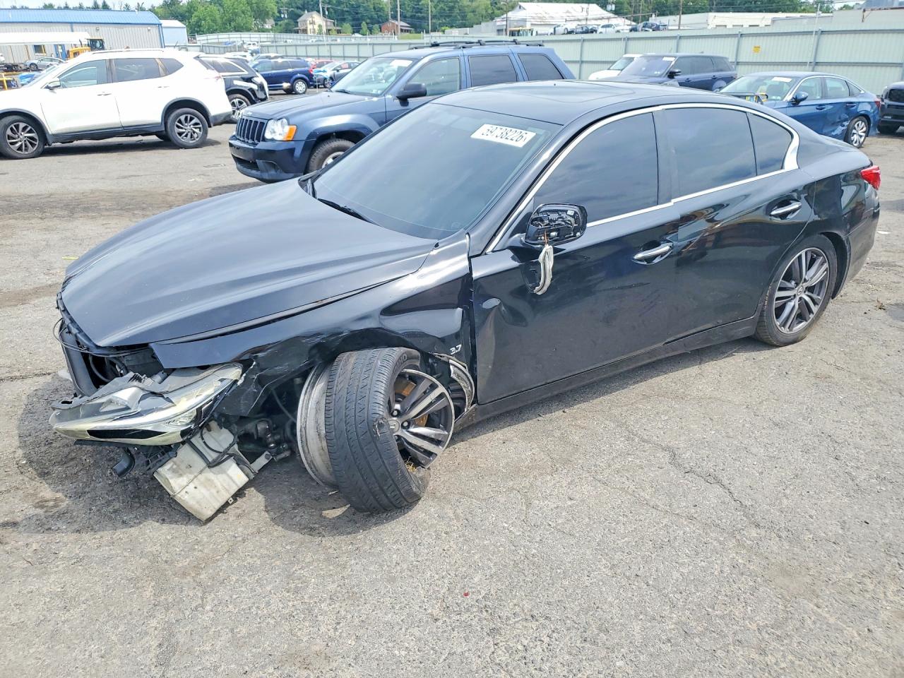 2014 Infiniti Q50 Premium, VIN JN1BV7AR3EM688708 — Front end