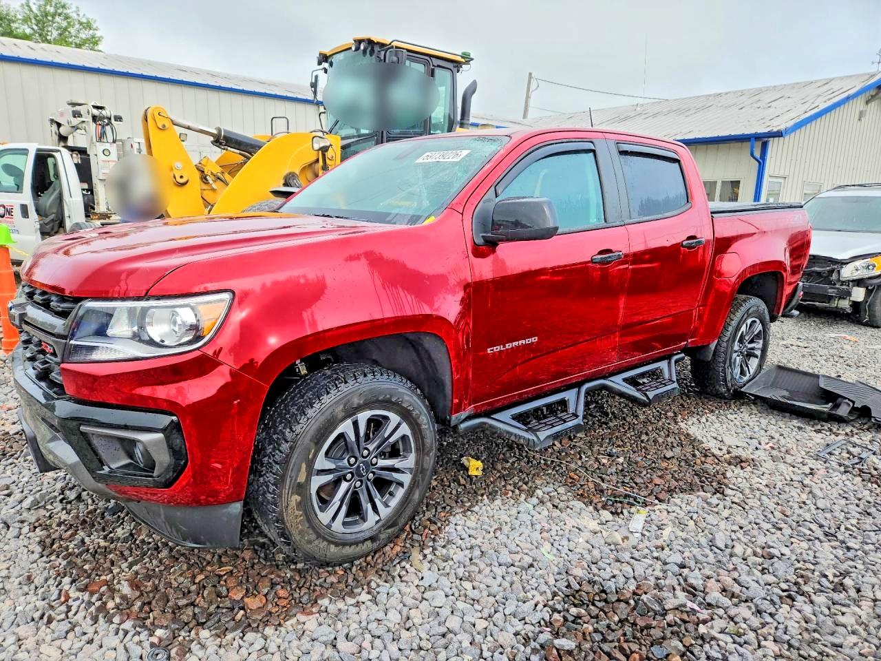 2021 Chevrolet Colorado 4WD Z71, VIN 1GCGTDEN3M1240063 — Front end