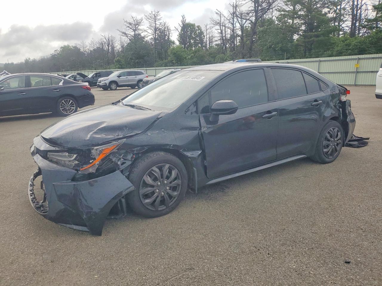 2021 Toyota Corolla LE, VIN JTDEPMAE8MJ145628 — Front end